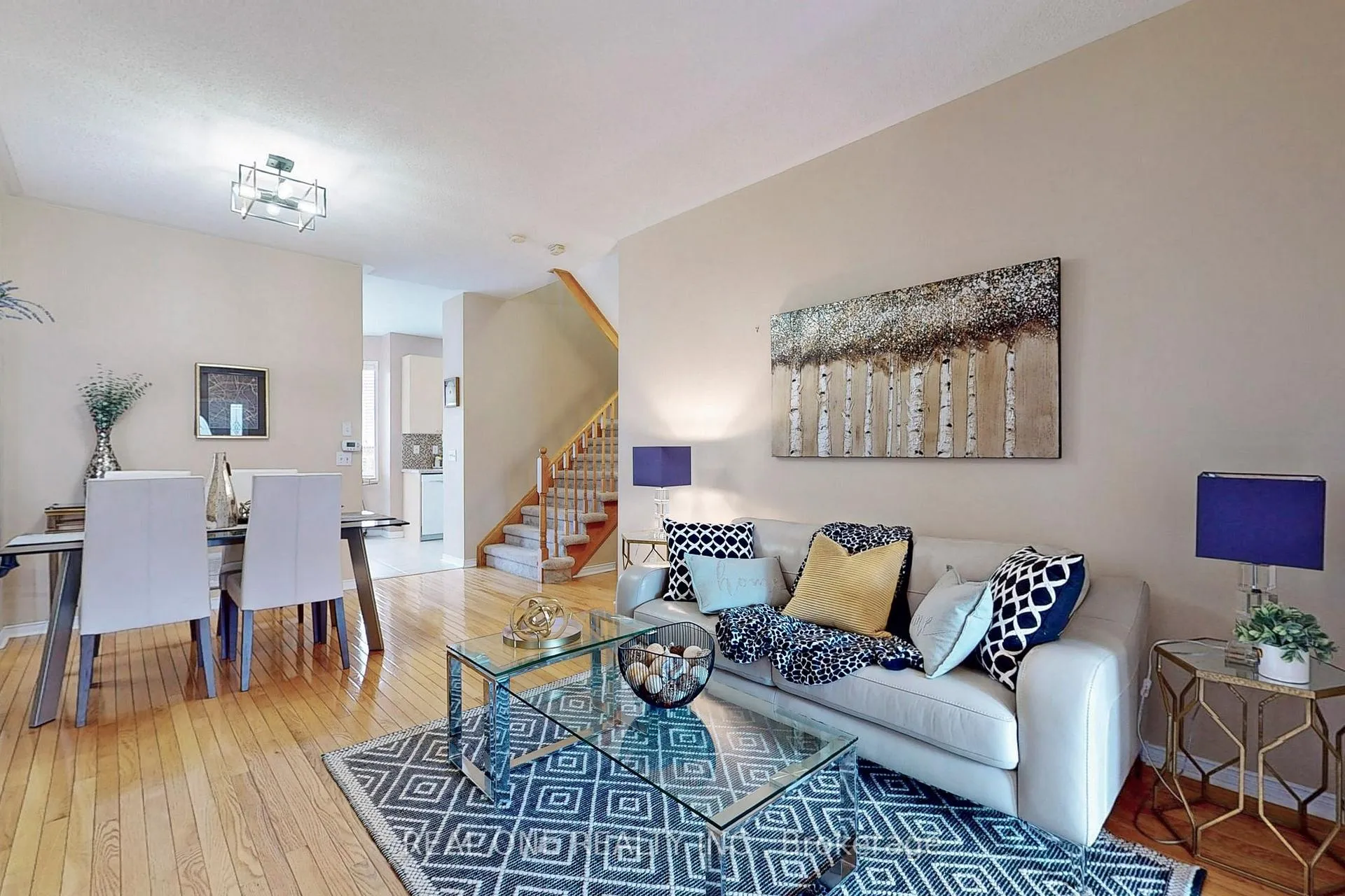 Photo 6 of 252 Stonebridge Drive, Markham, Berczy — HOMEH