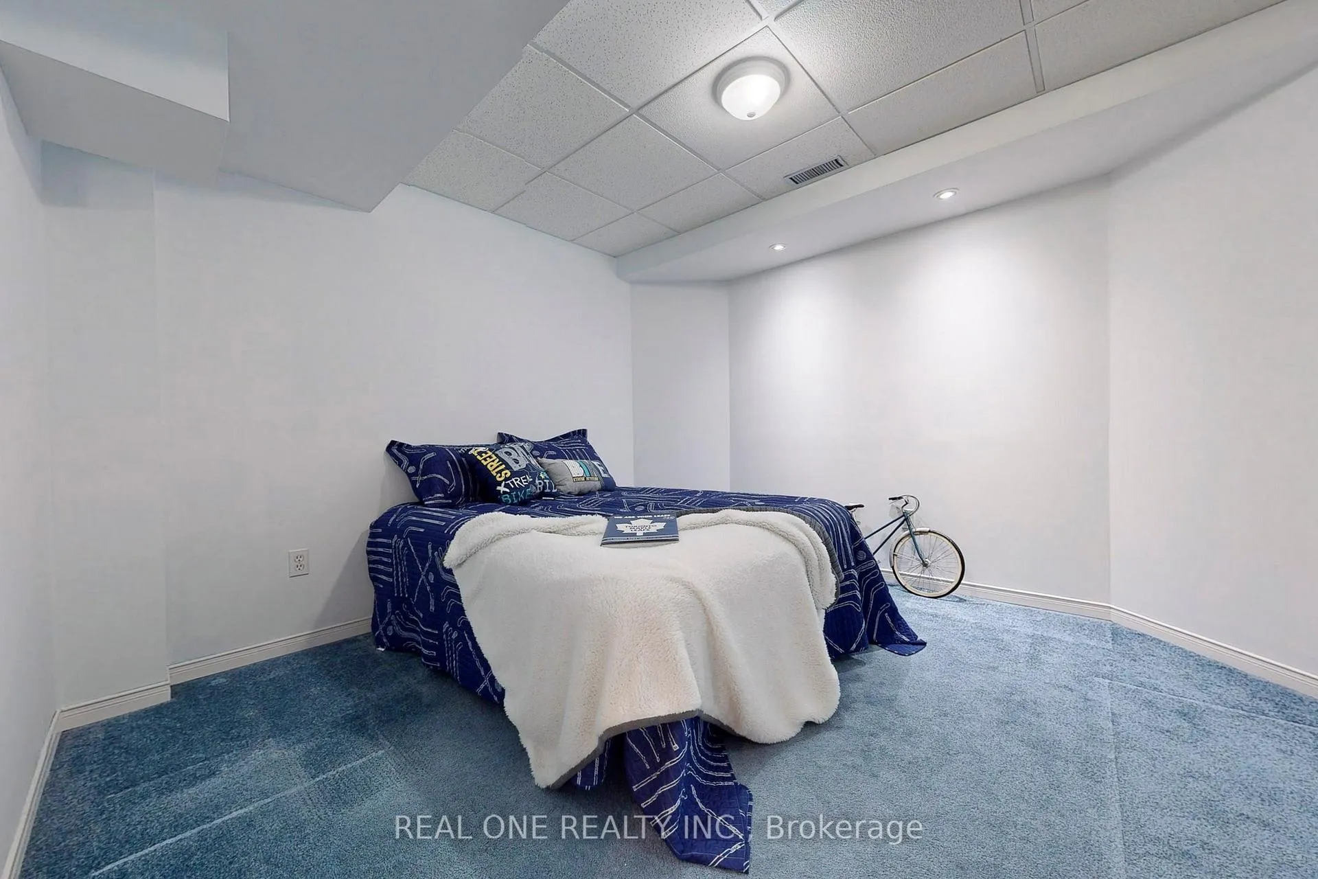 Photo 36 of 252 Stonebridge Drive, Markham, Berczy — HOMEH