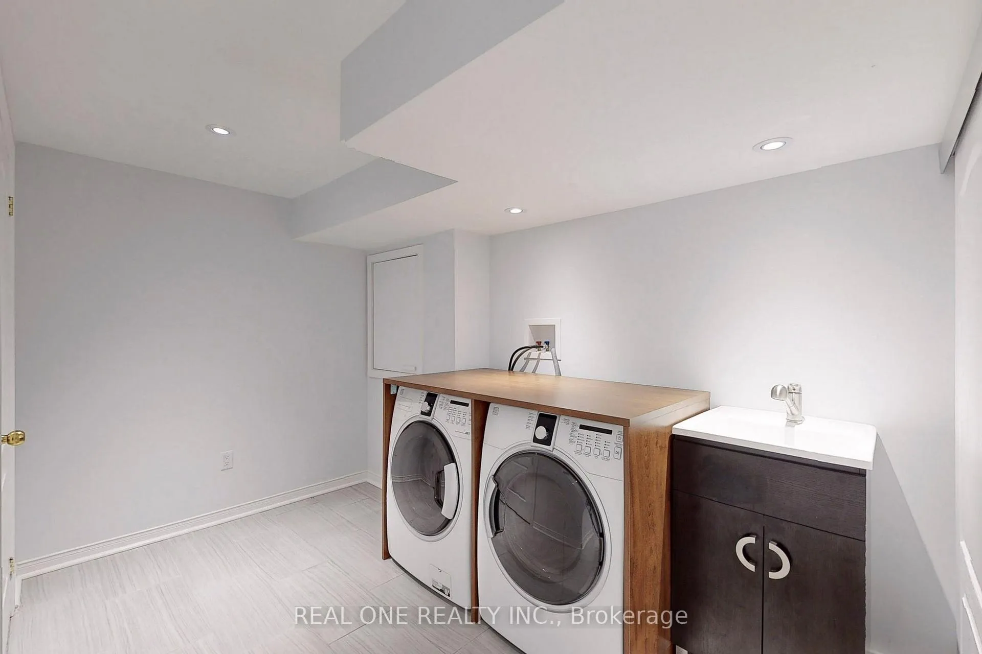 Photo 41 of 252 Stonebridge Drive, Markham, Berczy — HOMEH