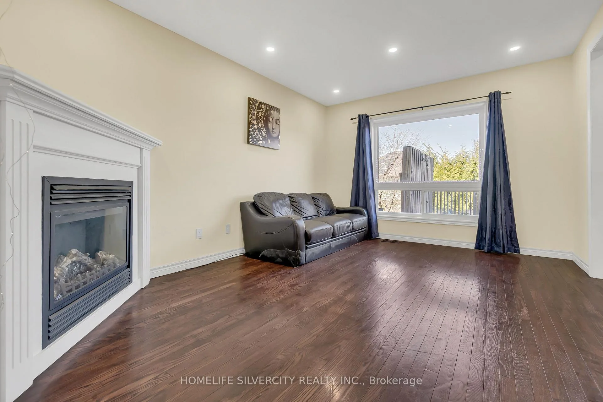 Photo 5 of 19 Dougall Street, Guelph, Grange Road — HOMEH