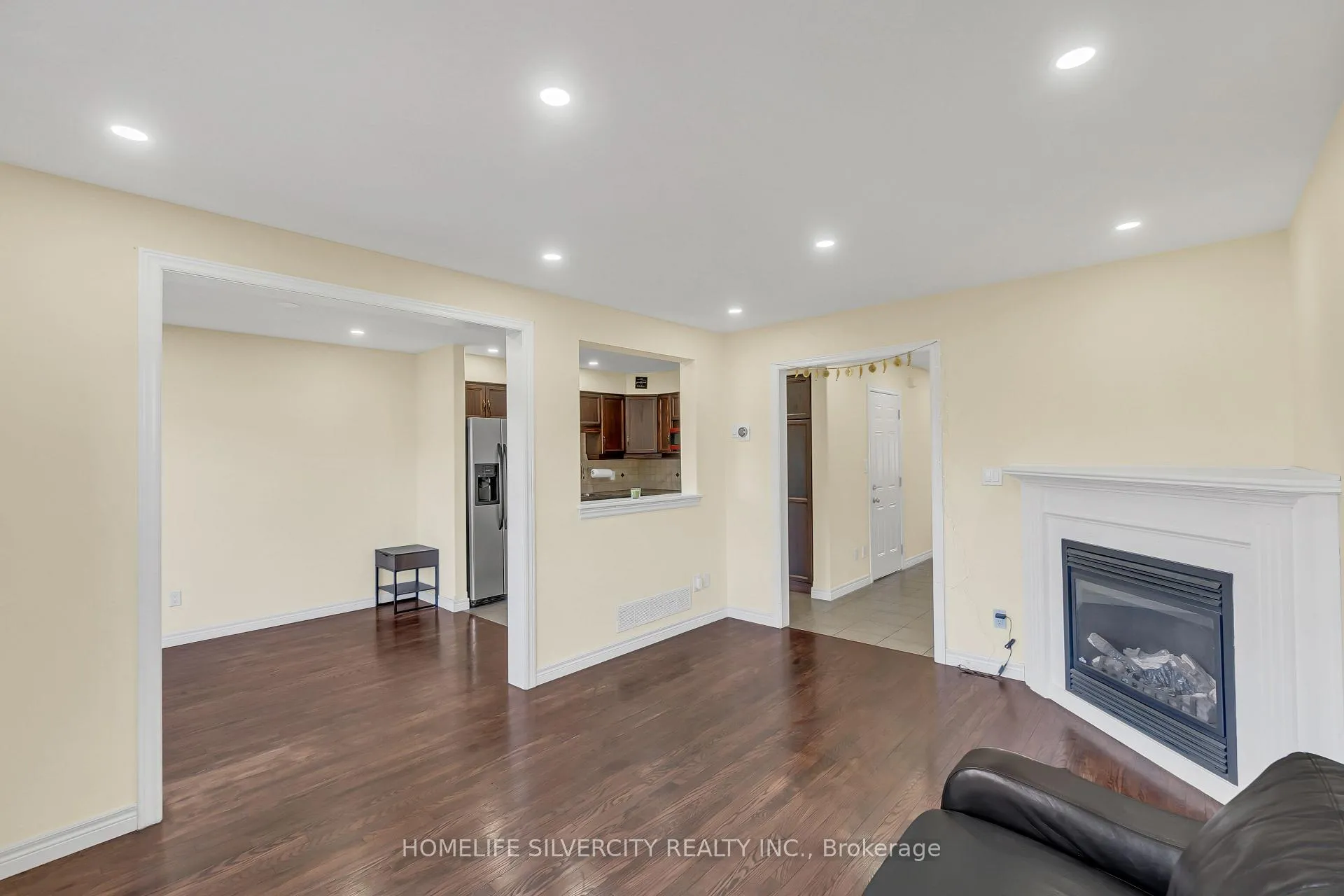 Photo 10 of 19 Dougall Street, Guelph, Grange Road — HOMEH