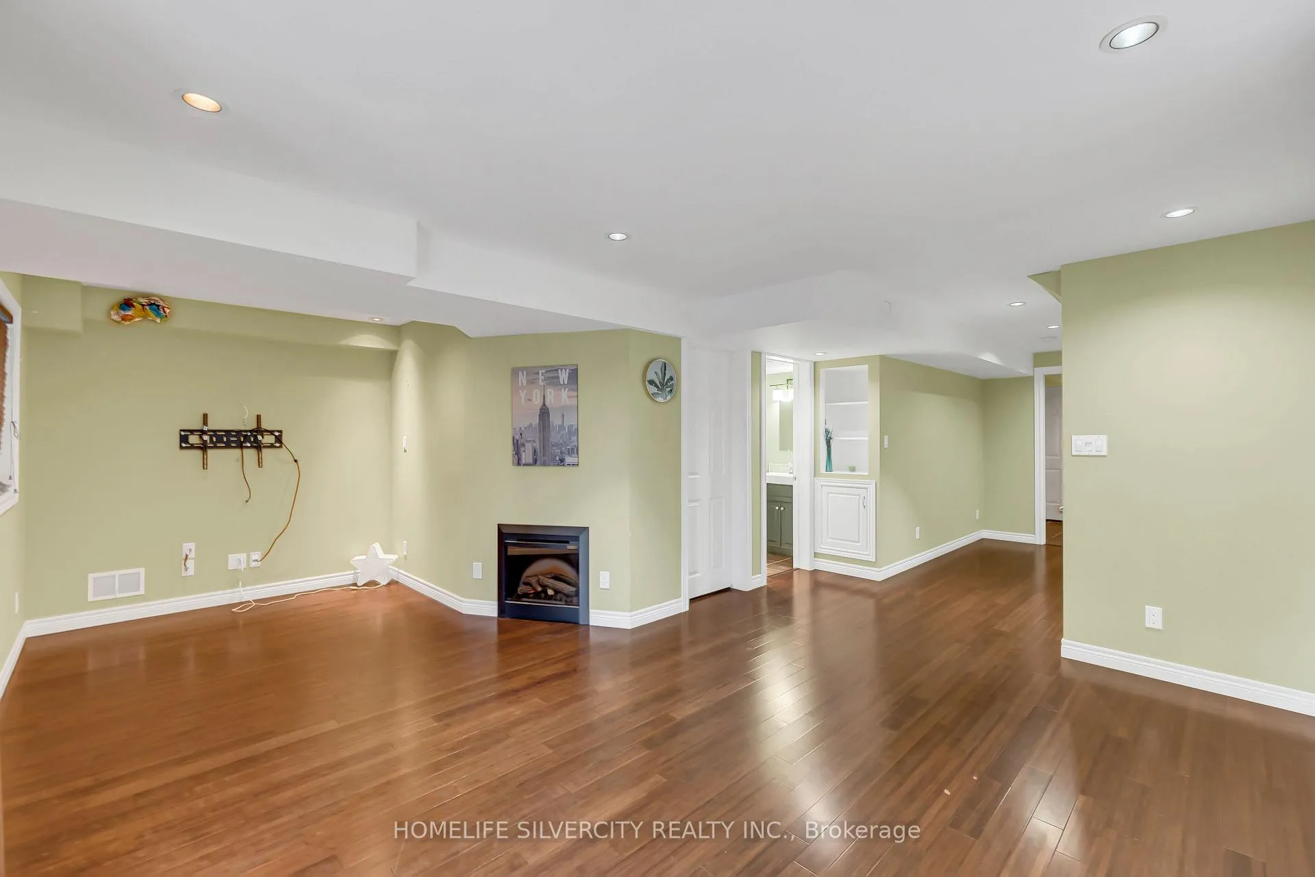 Photo 25 of 19 Dougall Street, Guelph, Grange Road — HOMEH