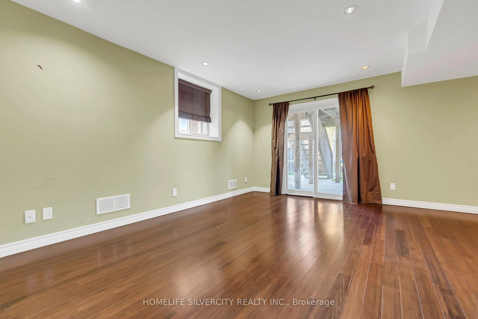 Photo 26 of 19 Dougall Street, Guelph, Grange Road — HOMEH