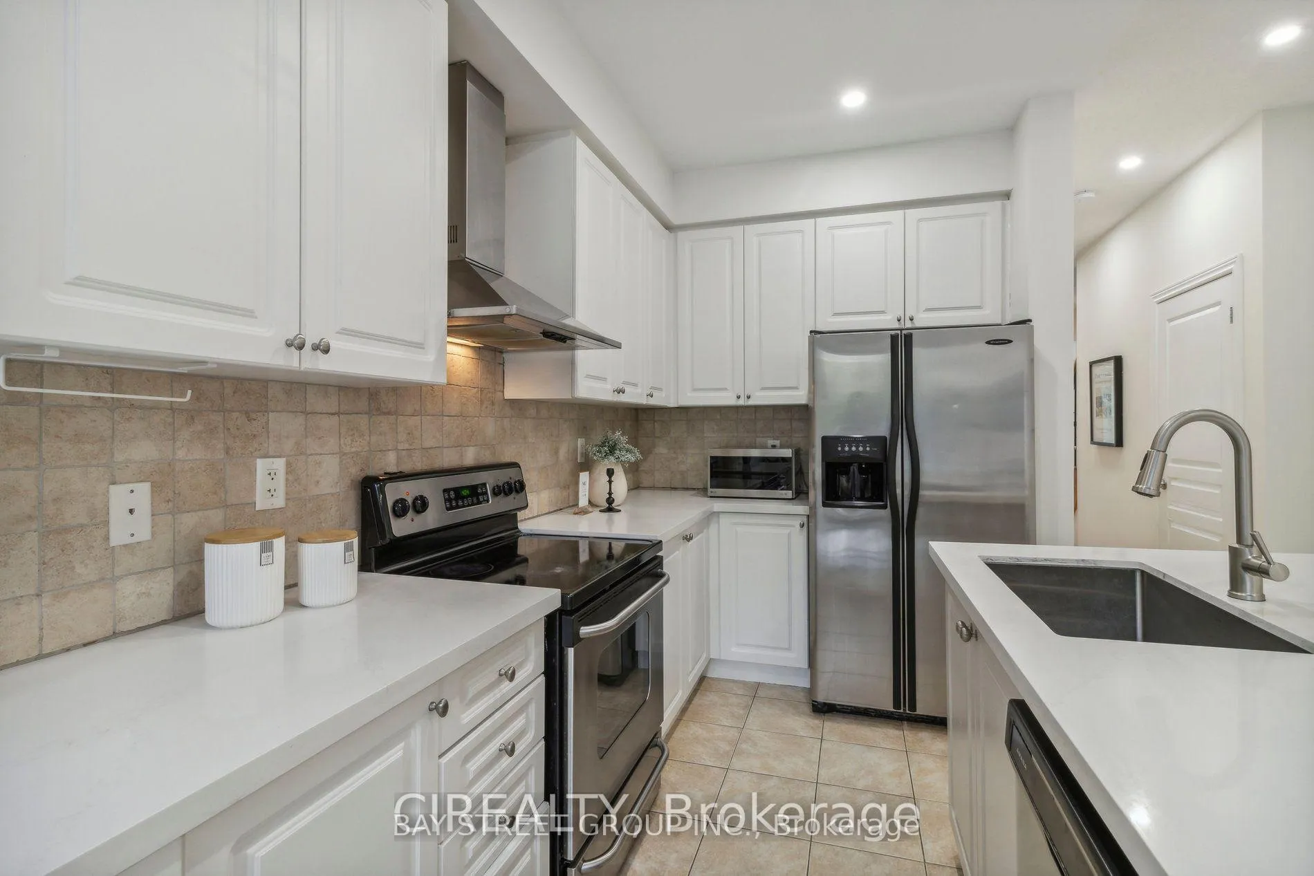 Photo 11 of 4 Thistle Avenue, Richmond Hill, Jefferson — HOMEH