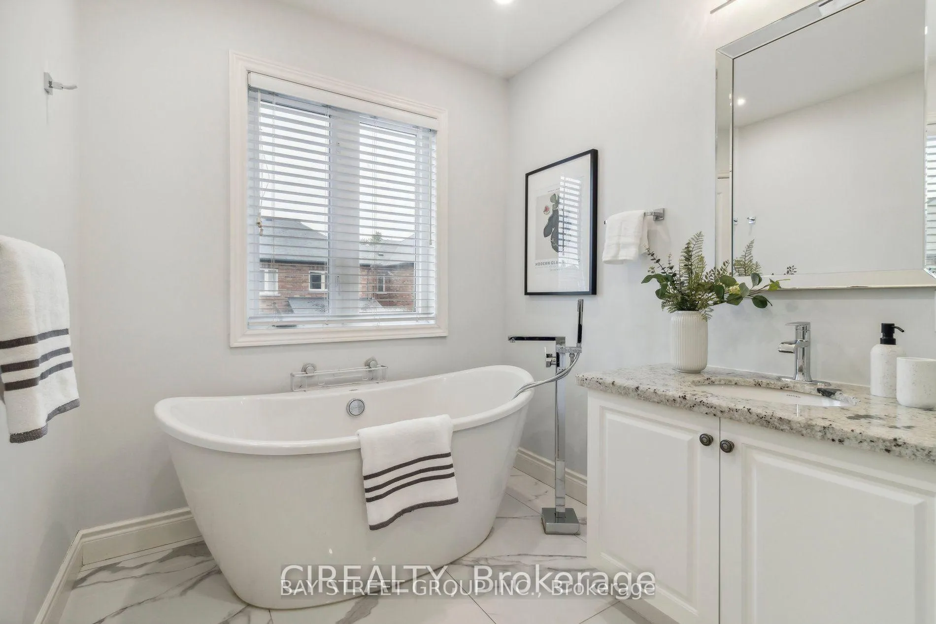 Photo 15 of 4 Thistle Avenue, Richmond Hill, Jefferson — HOMEH