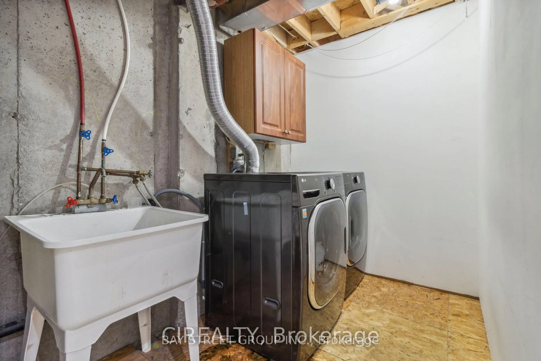 Photo 25 of 4 Thistle Avenue, Richmond Hill, Jefferson — HOMEH