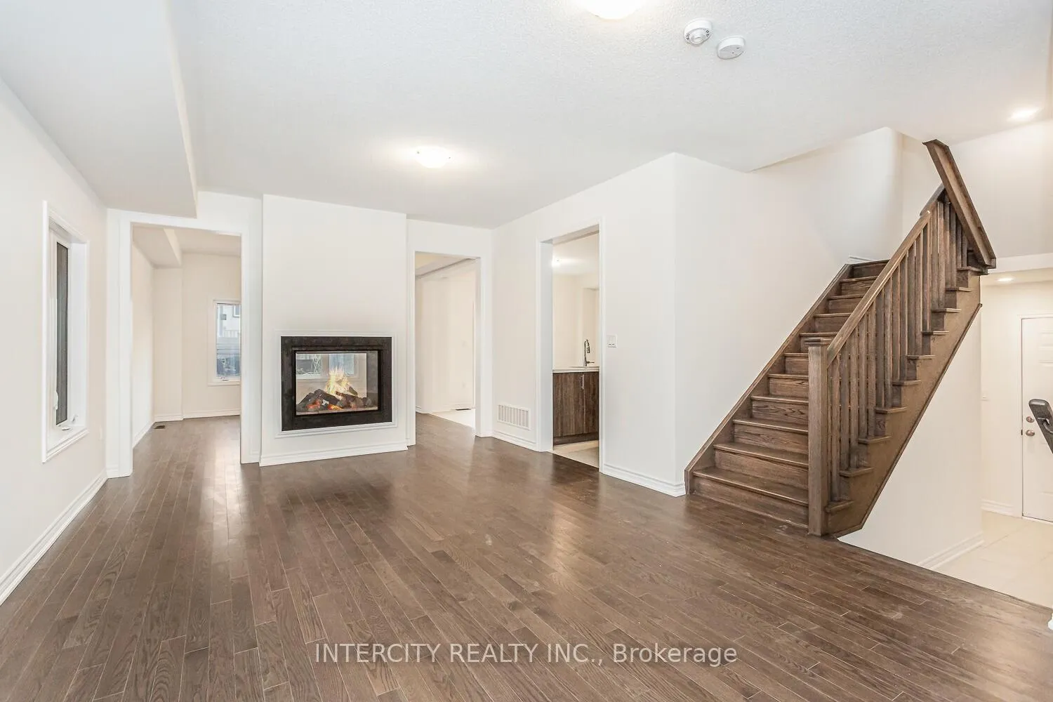 Photo 7 of 299 Fleetwood Drive, Oshawa, Eastdale — HOMEH