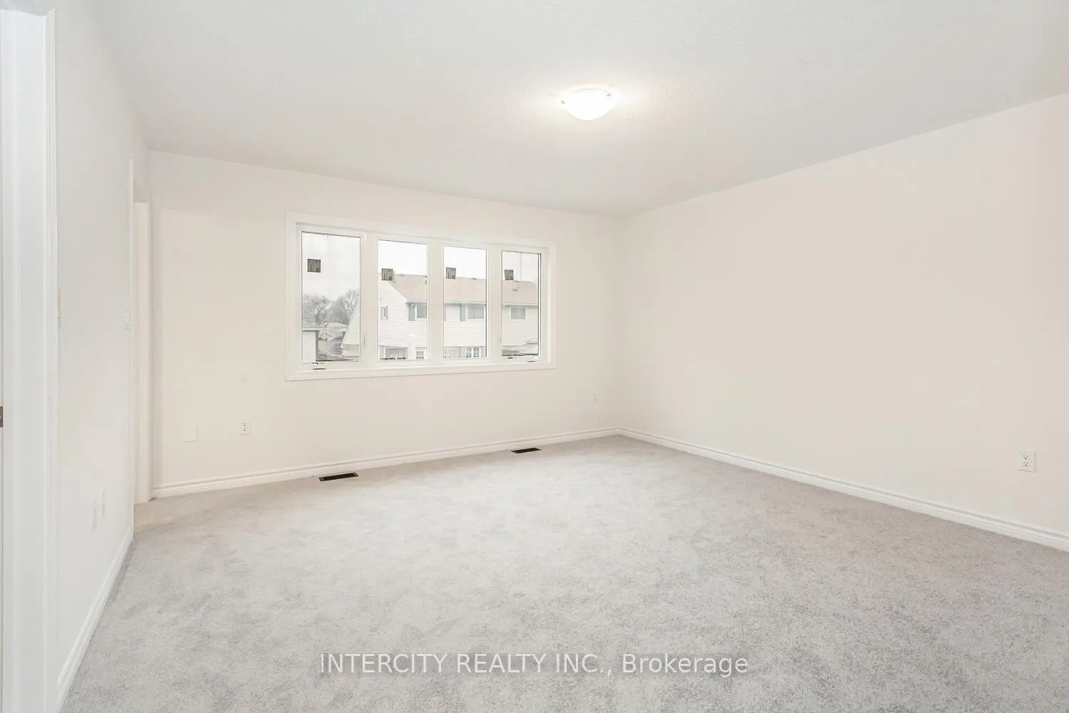 Photo 17 of 299 Fleetwood Drive, Oshawa, Eastdale — HOMEH