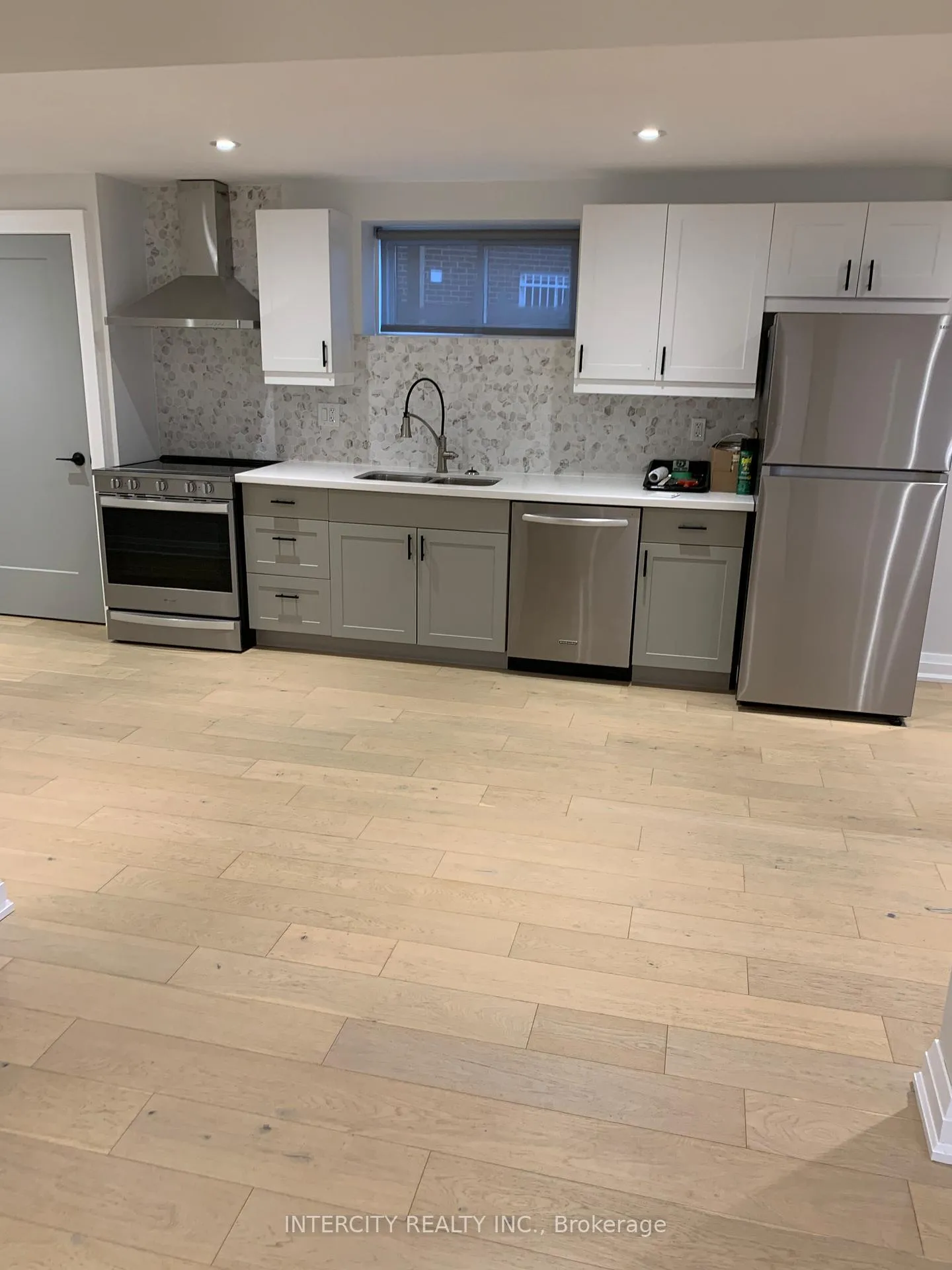 Photo 20 of 299 Fleetwood Drive, Oshawa, Eastdale — HOMEH