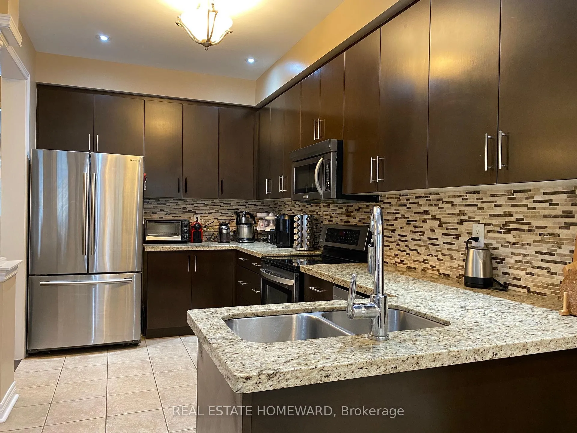 Photo 5 of 40 Littleriver Court, Vaughan, Patterson — HOMEH