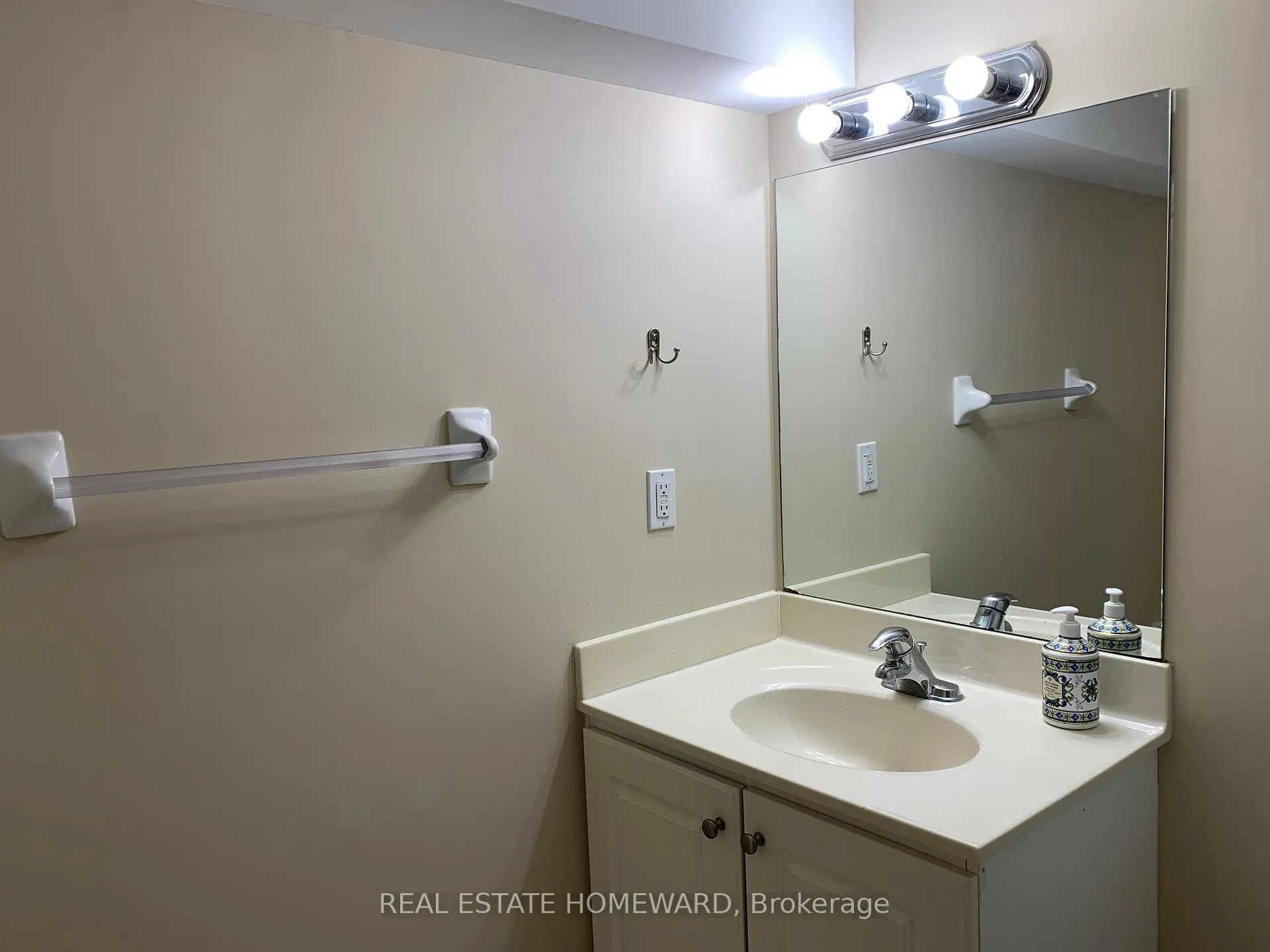 Photo 28 of 40 Littleriver Court, Vaughan, Patterson — HOMEH
