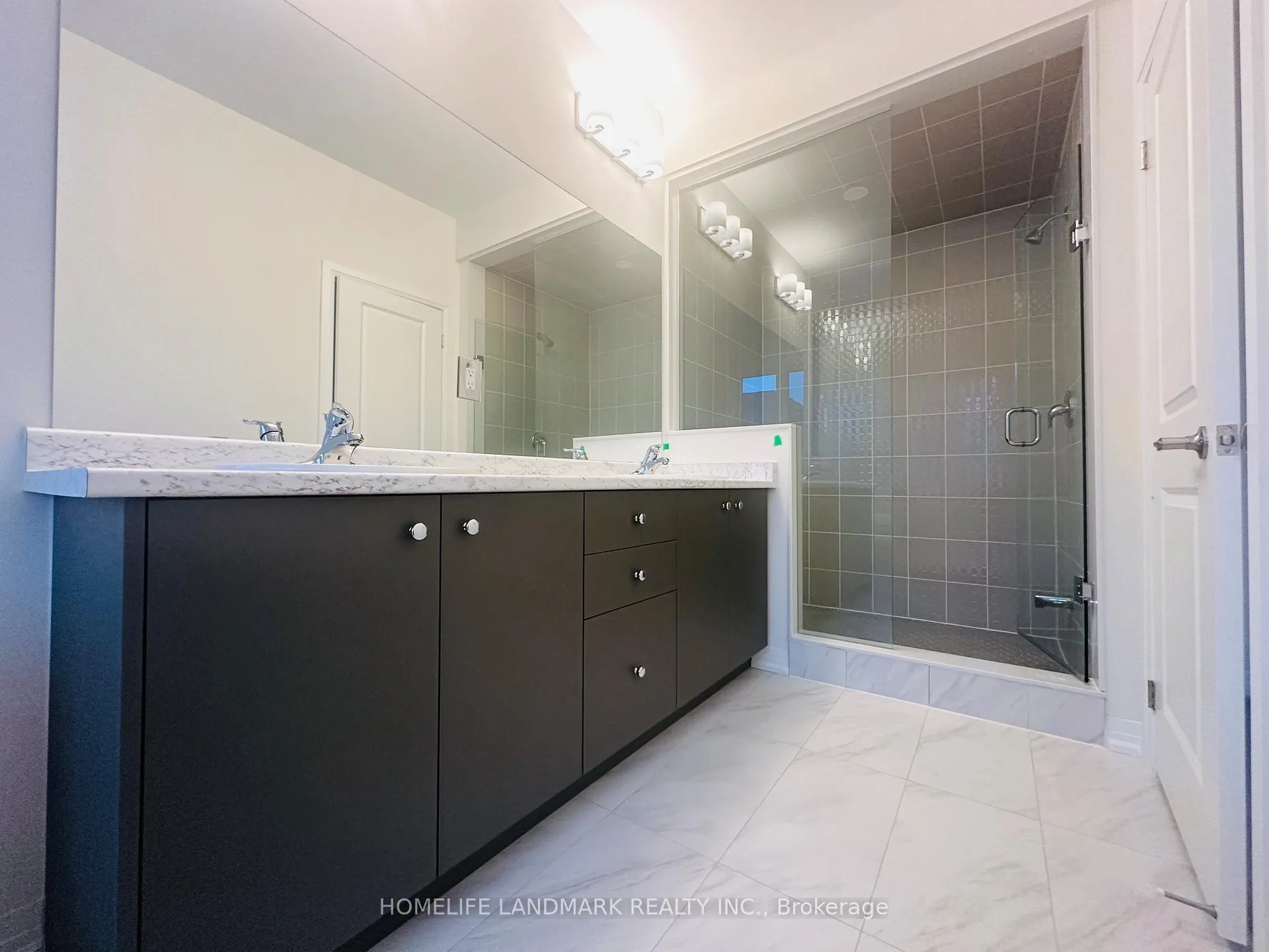 Photo 4 of 2613 Apricot Lane, Pickering, Rural Pickering — HOMEH
