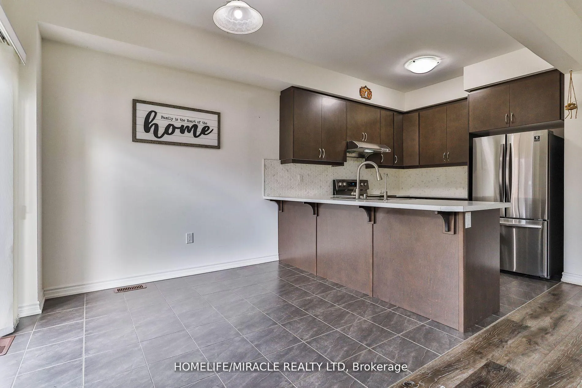 Photo 10 of 133 Flagg Avenue, Brant, Paris — HOMEH