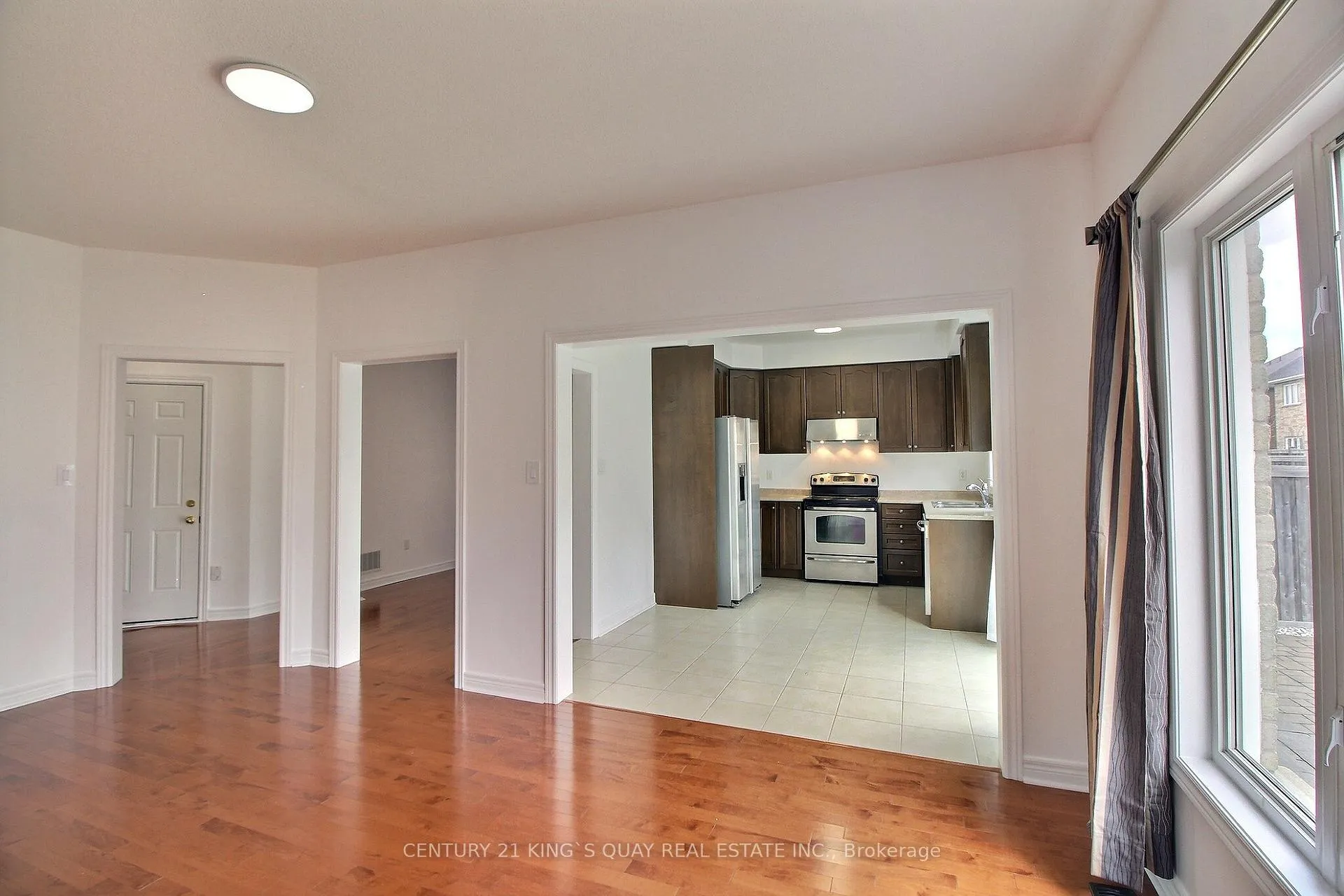 Photo 4 of 82 Apple Blossom Drive, Vaughan, Patterson — HOMEH