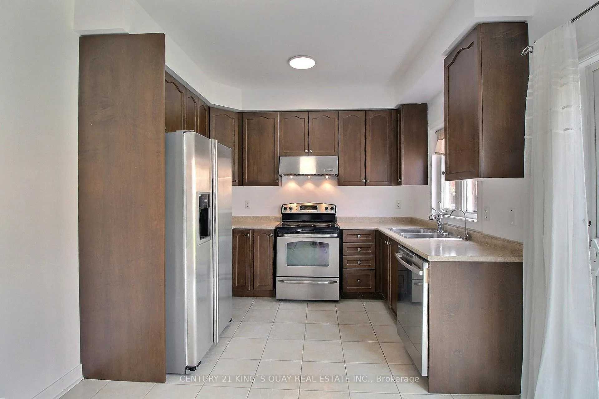 Photo 6 of 82 Apple Blossom Drive, Vaughan, Patterson — HOMEH