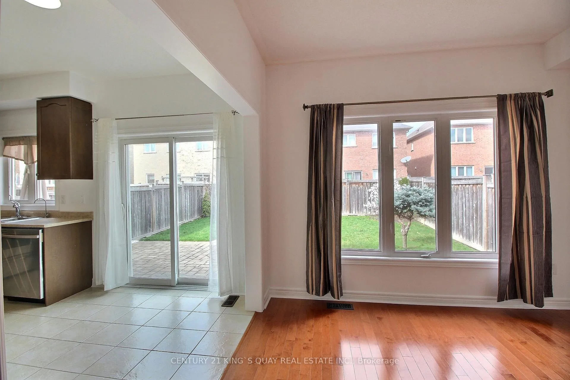 Photo 7 of 82 Apple Blossom Drive, Vaughan, Patterson — HOMEH
