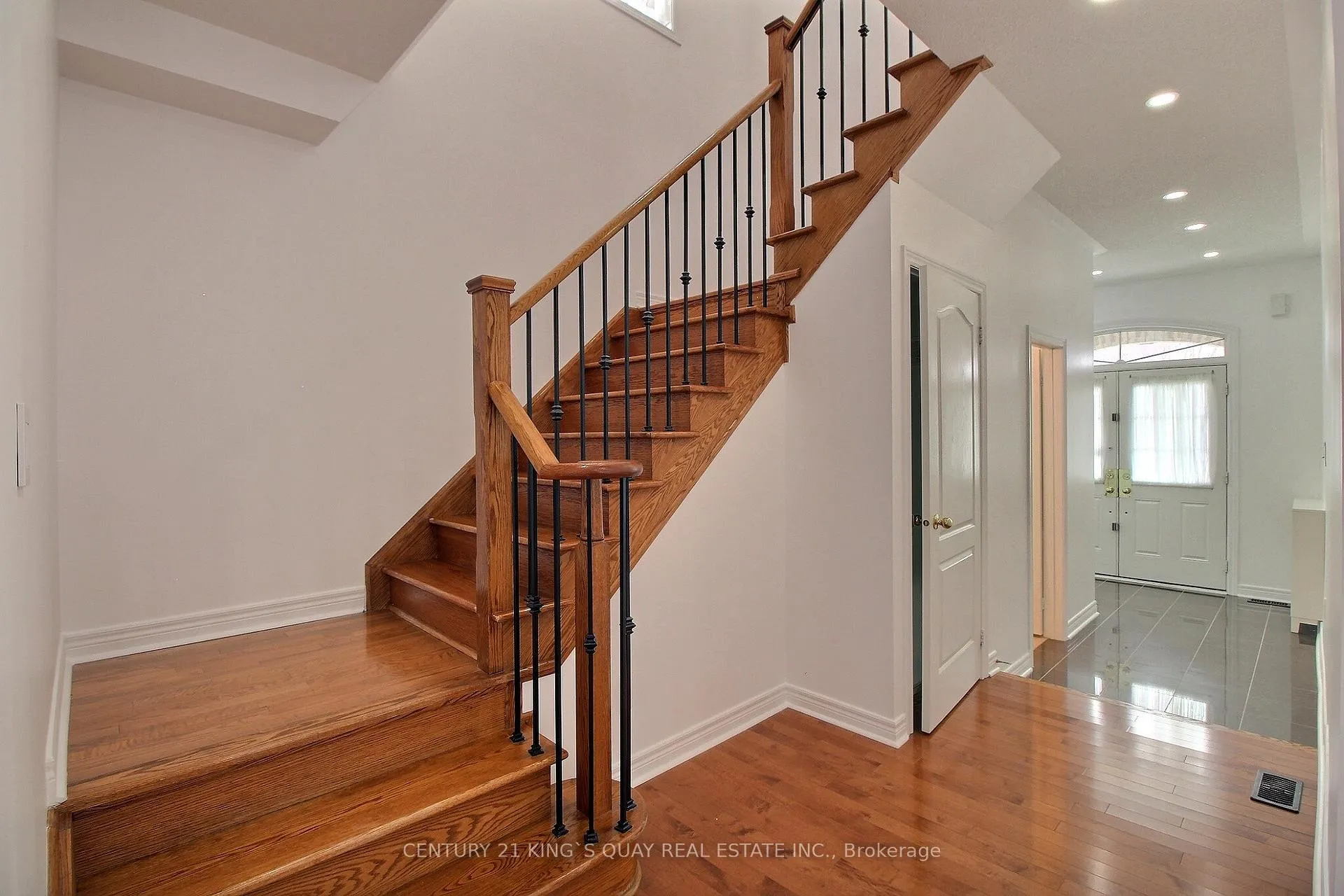 Photo 9 of 82 Apple Blossom Drive, Vaughan, Patterson — HOMEH