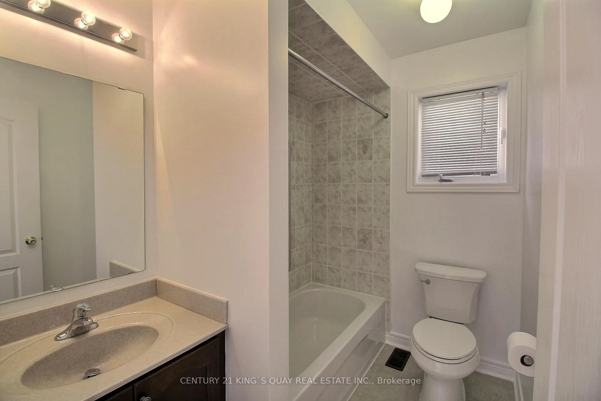 Photo 14 of 82 Apple Blossom Drive, Vaughan, Patterson — HOMEH