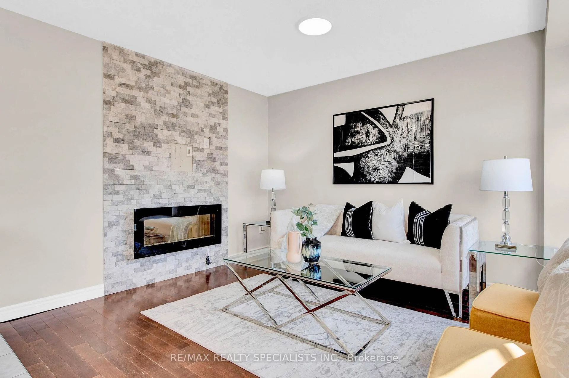 Photo 10 of 157 Windwood Drive, Hamilton, Binbrook — HOMEH