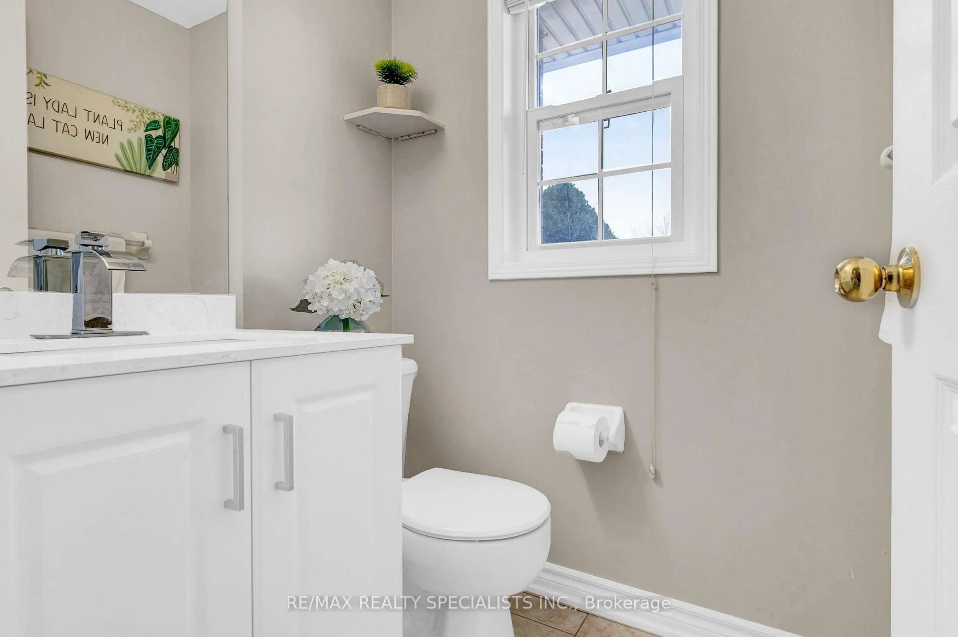 Photo 17 of 157 Windwood Drive, Hamilton, Binbrook — HOMEH