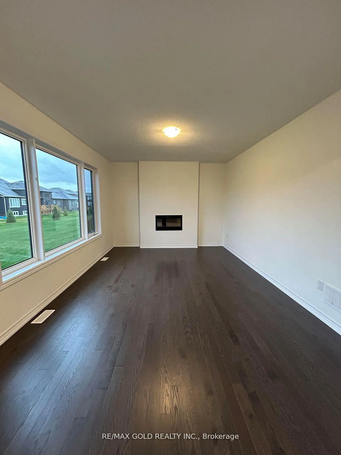 Photo 5 of 150 Mapleside Drive, Wasaga Beach — HOMEH