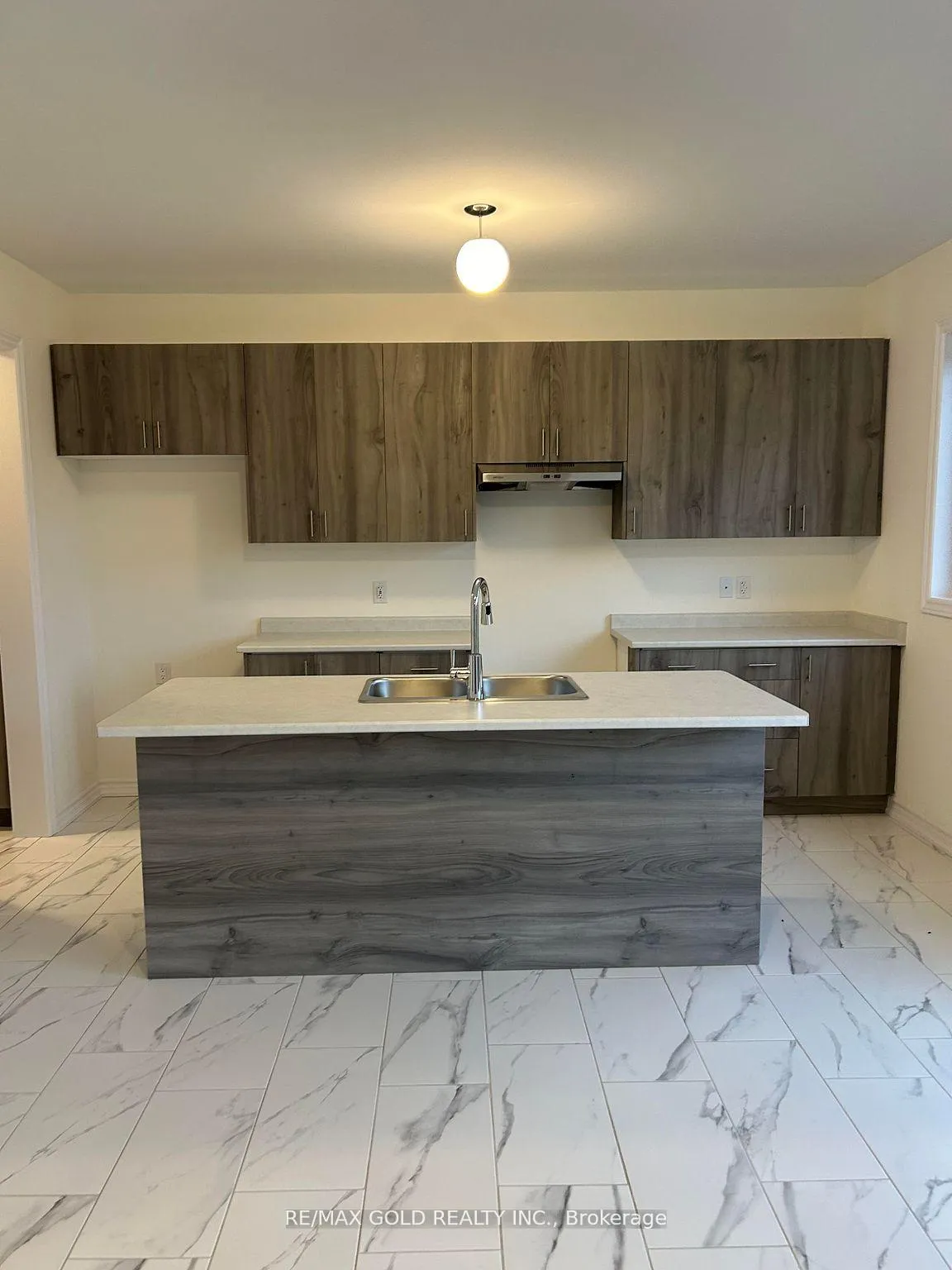 Photo 7 of 150 Mapleside Drive, Wasaga Beach — HOMEH