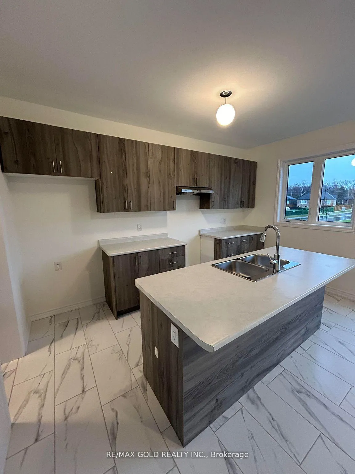 Photo 8 of 150 Mapleside Drive, Wasaga Beach — HOMEH