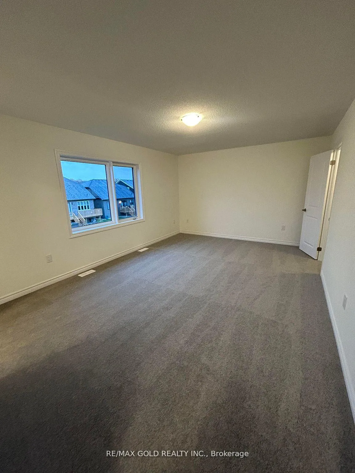 Photo 11 of 150 Mapleside Drive, Wasaga Beach — HOMEH