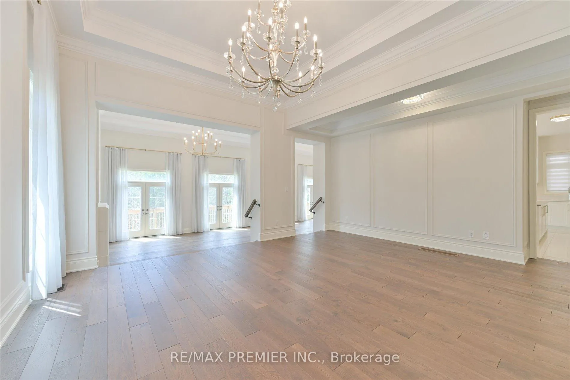 Photo 7 of 228 Farrell Road, Vaughan, Patterson — HOMEH