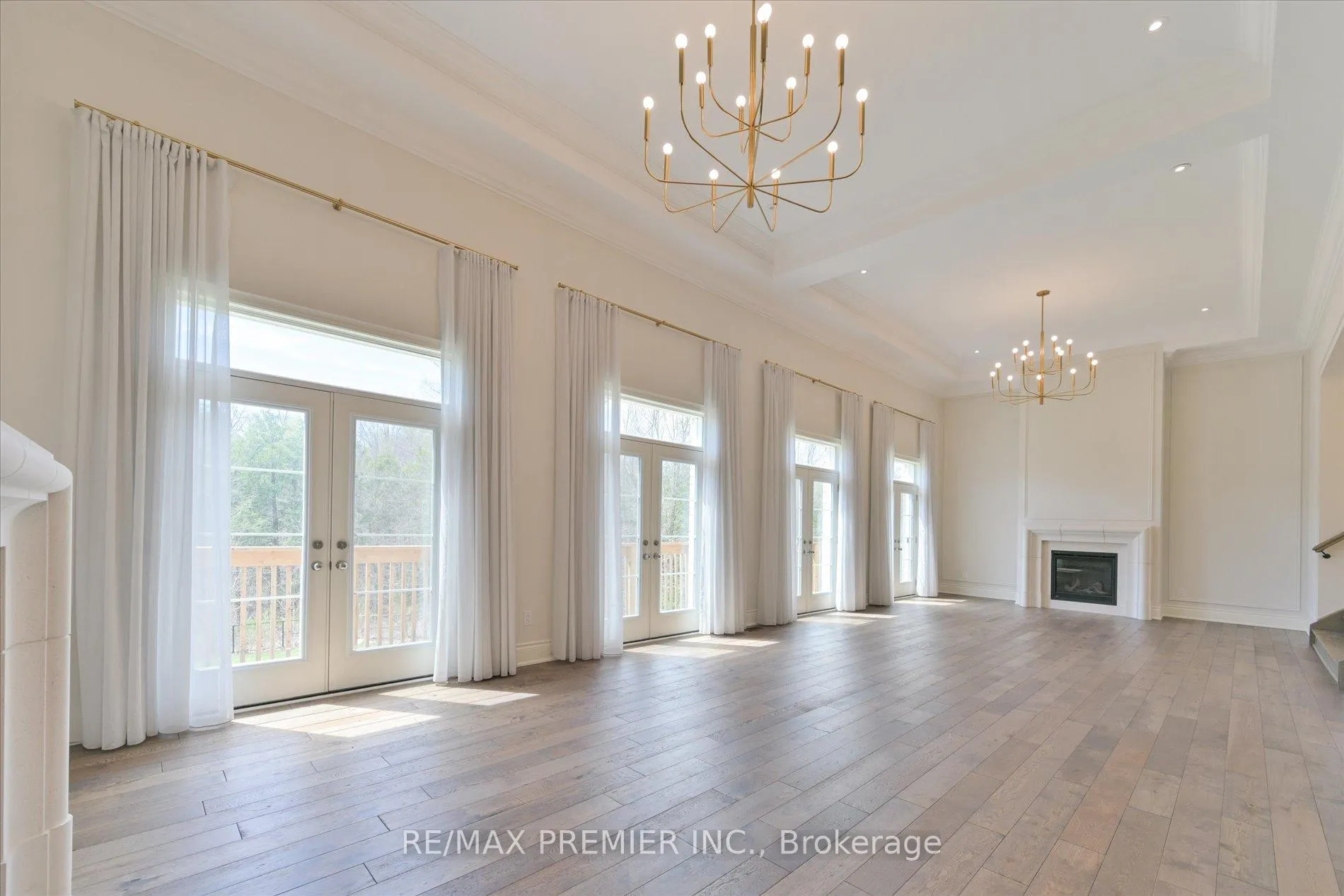 Photo 8 of 228 Farrell Road, Vaughan, Patterson — HOMEH