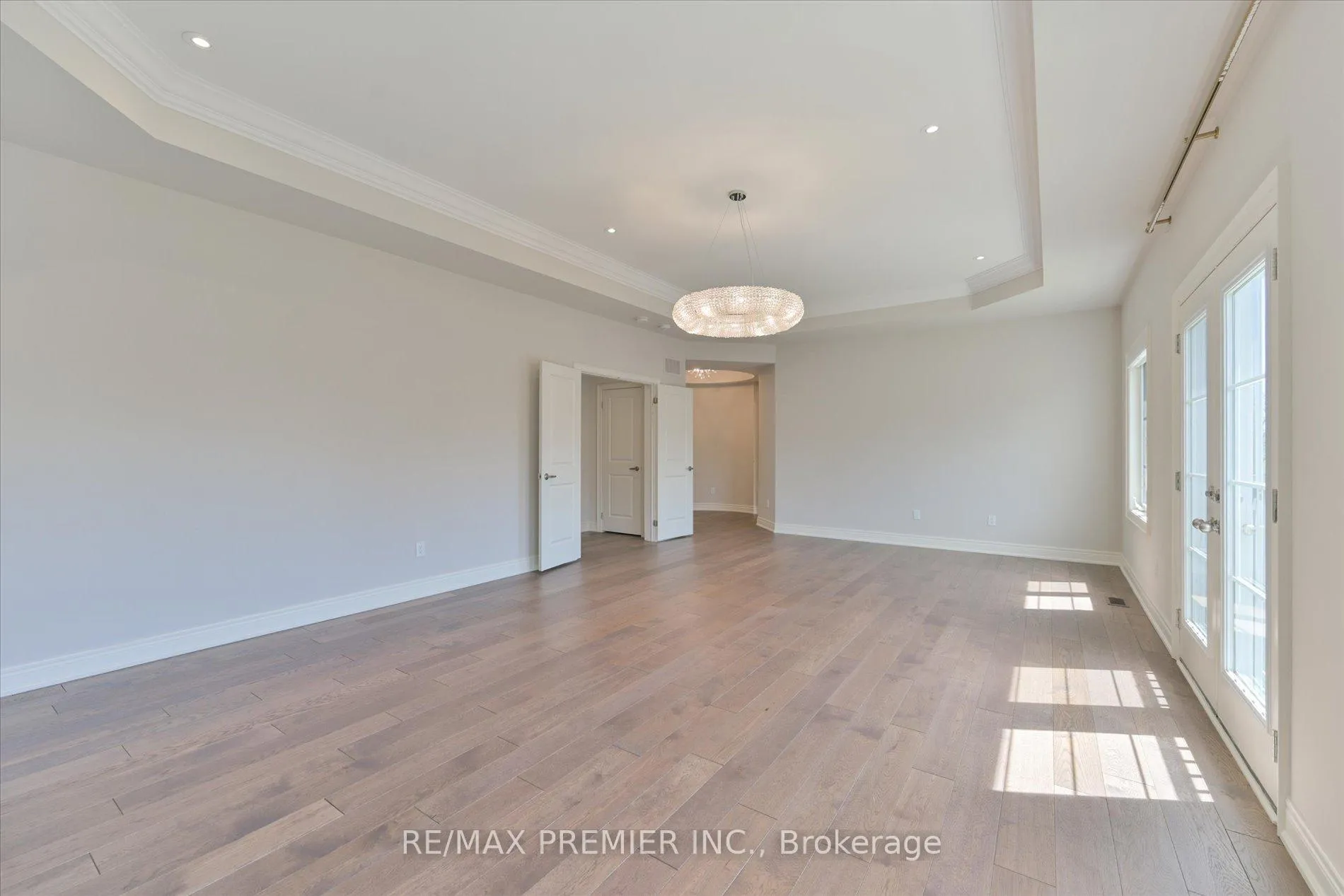Photo 23 of 228 Farrell Road, Vaughan, Patterson — HOMEH