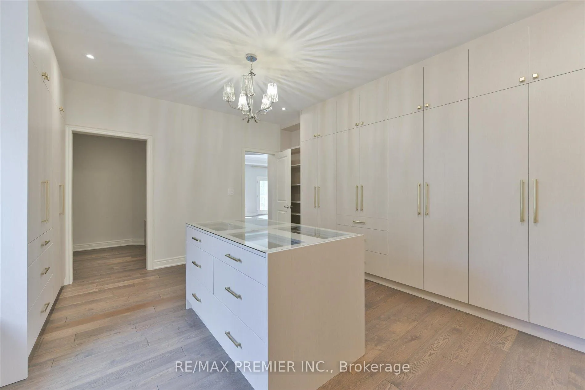 Photo 27 of 228 Farrell Road, Vaughan, Patterson — HOMEH