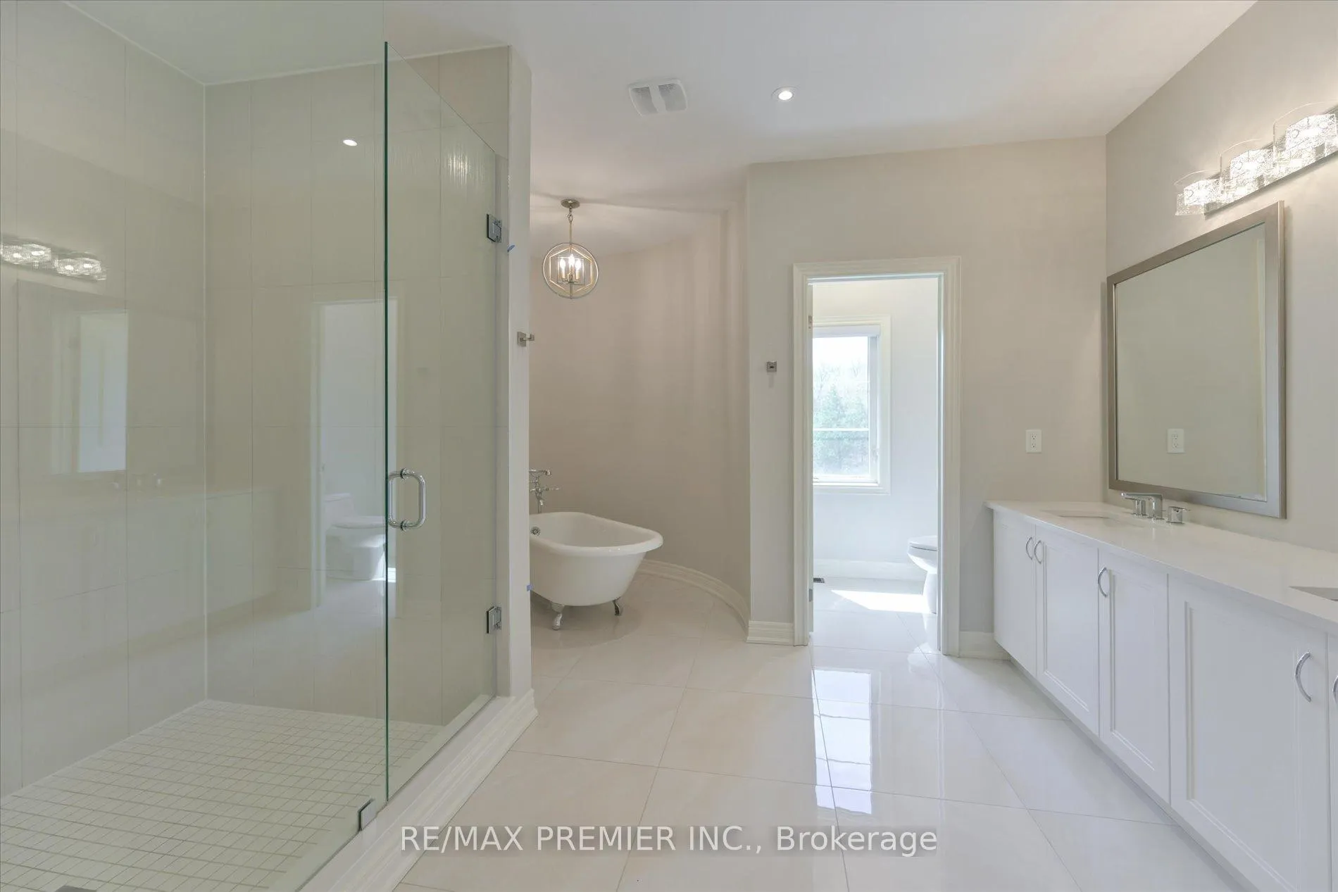 Photo 28 of 228 Farrell Road, Vaughan, Patterson — HOMEH