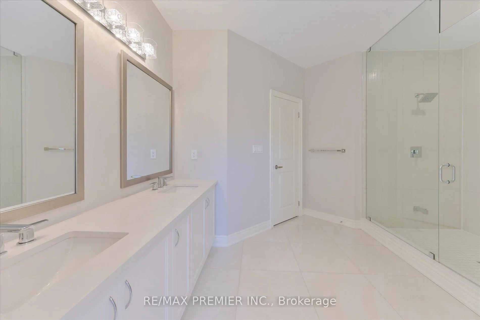 Photo 29 of 228 Farrell Road, Vaughan, Patterson — HOMEH