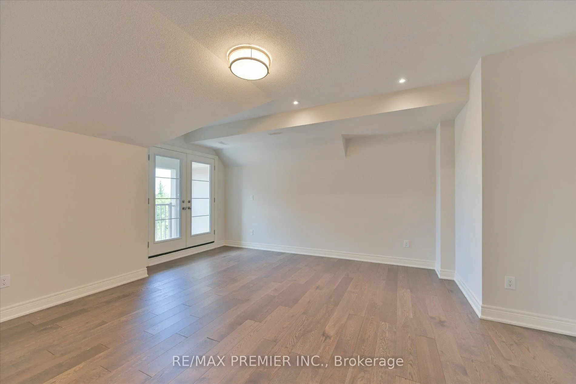Photo 34 of 228 Farrell Road, Vaughan, Patterson — HOMEH