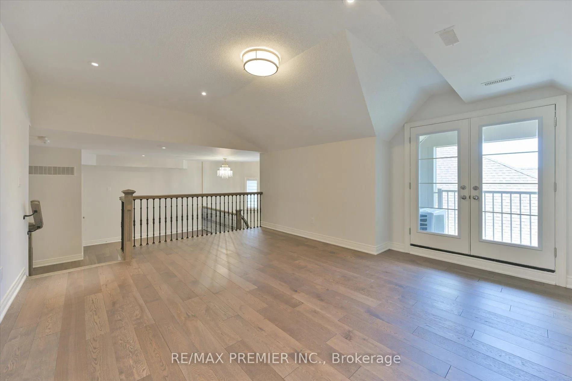 Photo 35 of 228 Farrell Road, Vaughan, Patterson — HOMEH
