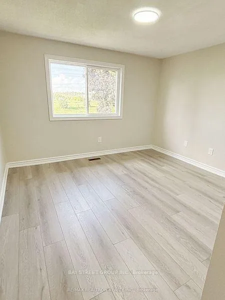Photo 7 of 14 Summerdale Drive, Markham, Thornlea — HOMEH