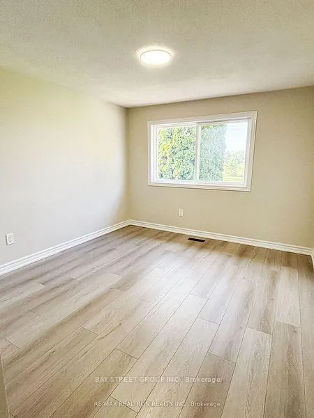 Photo 12 of 14 Summerdale Drive, Markham, Thornlea — HOMEH