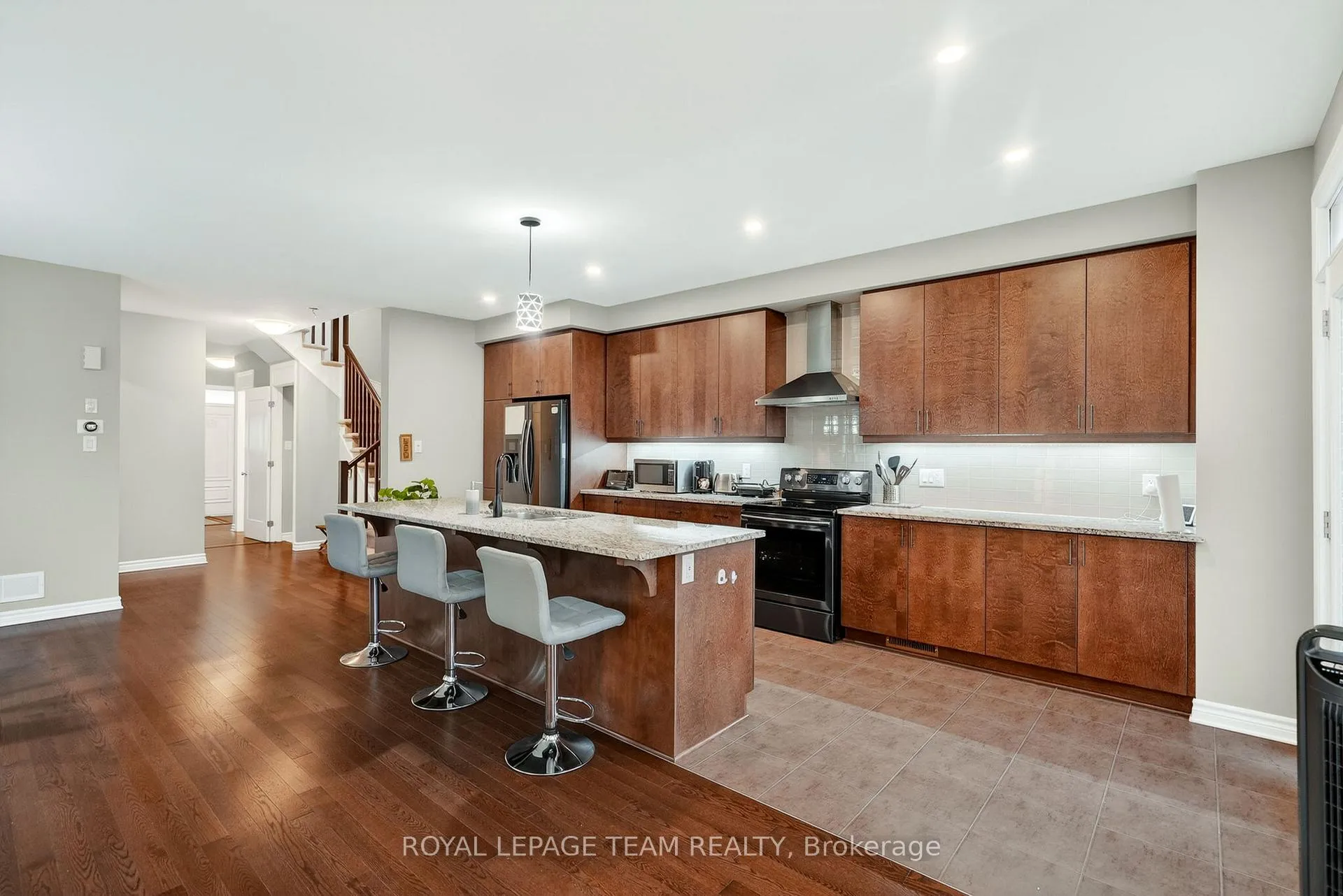 Photo 7 of 216 Helen Rapp Way, Ottawa, Blossom Park/Kemp Park/Findlay Creek — HOMEH