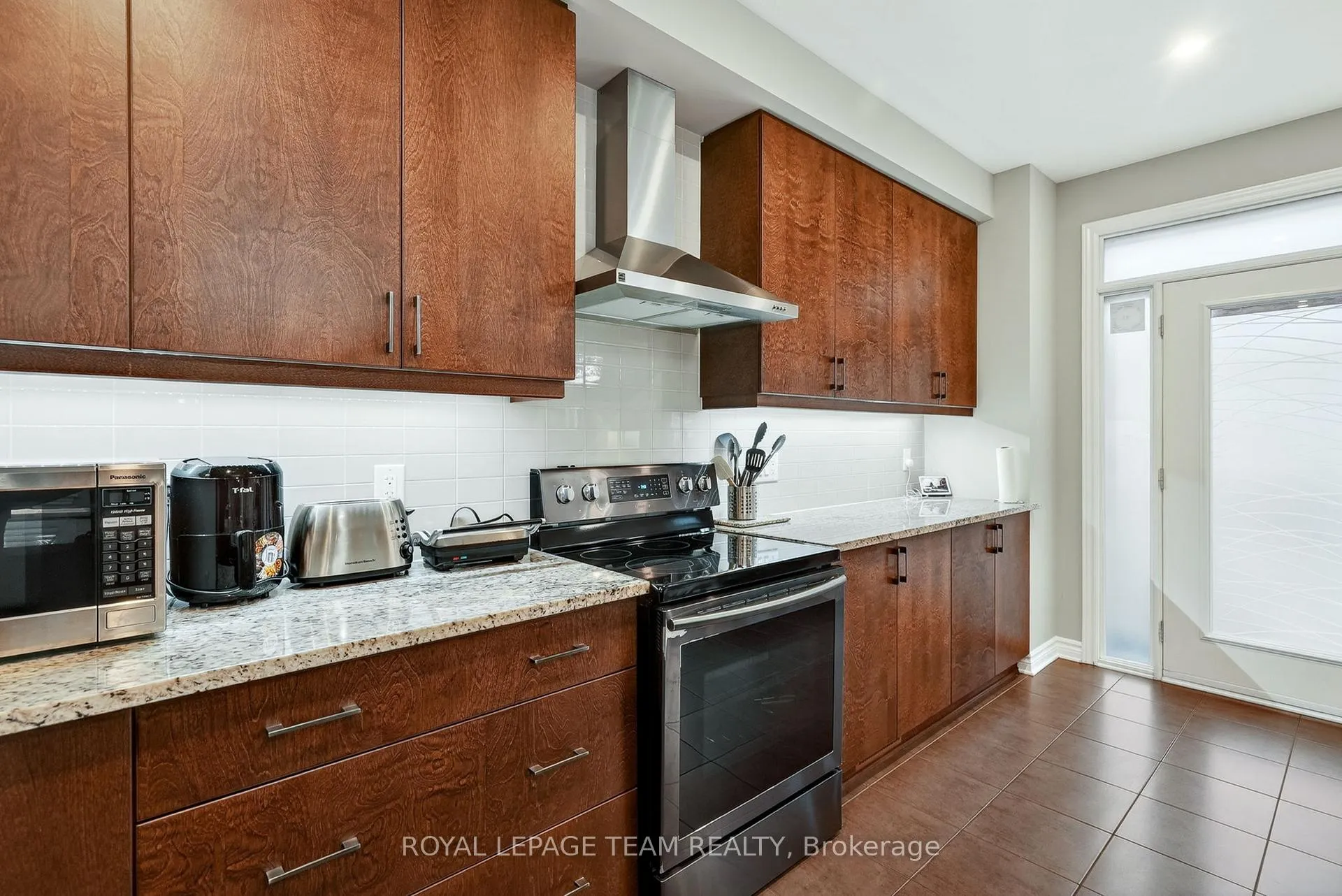 Photo 8 of 216 Helen Rapp Way, Ottawa, Blossom Park/Kemp Park/Findlay Creek — HOMEH