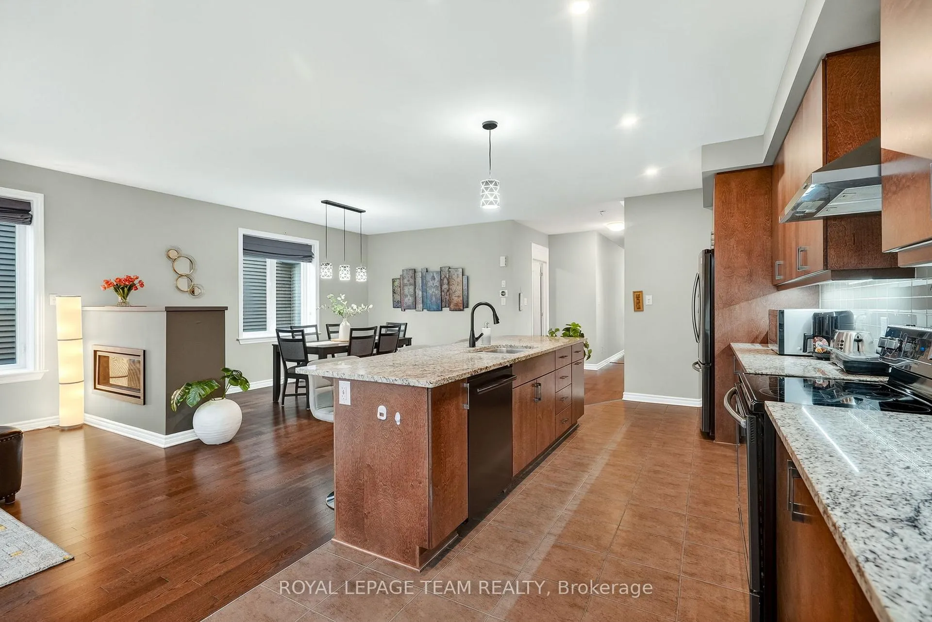 Photo 9 of 216 Helen Rapp Way, Ottawa, Blossom Park/Kemp Park/Findlay Creek — HOMEH