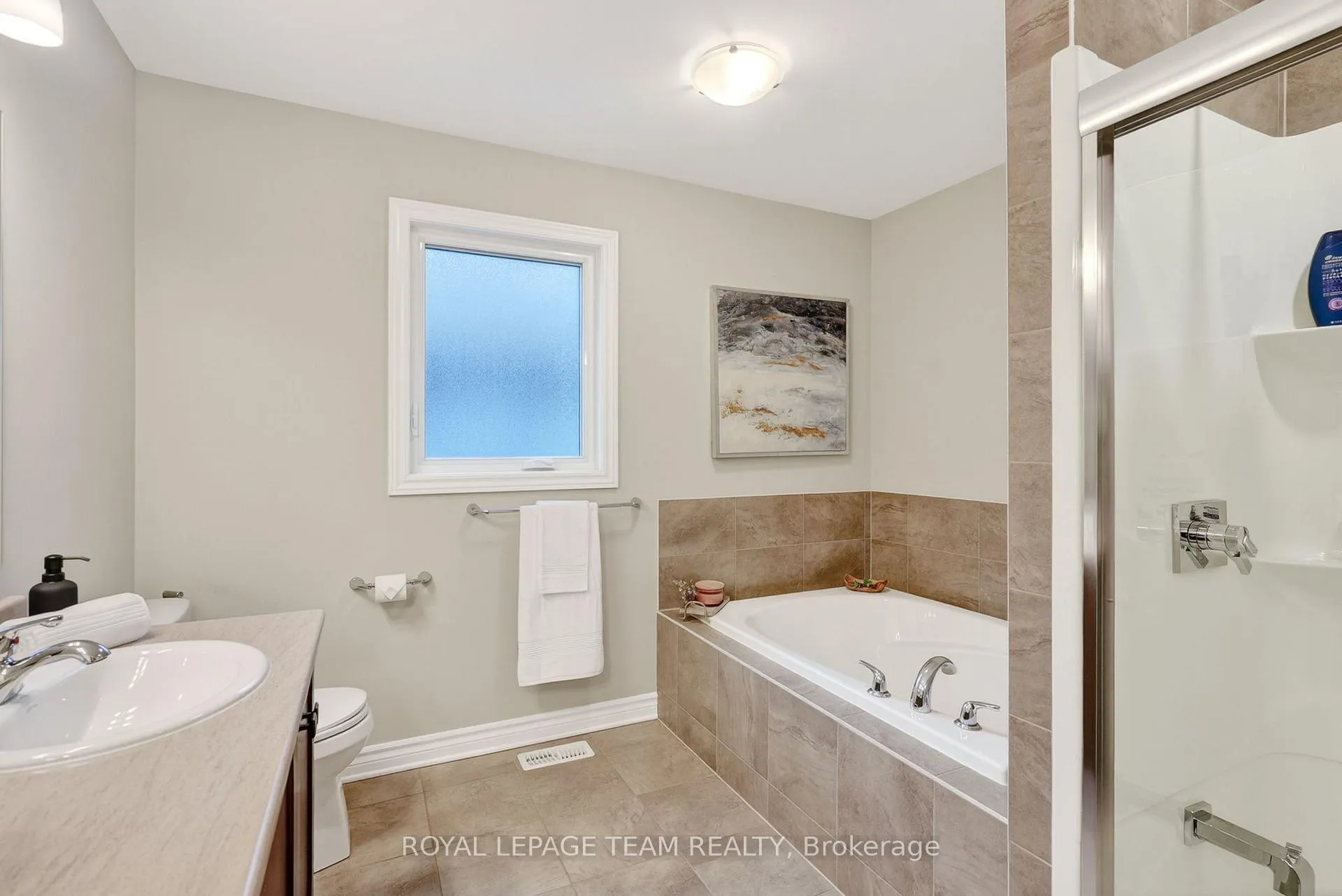 Photo 26 of 216 Helen Rapp Way, Ottawa, Blossom Park/Kemp Park/Findlay Creek — HOMEH
