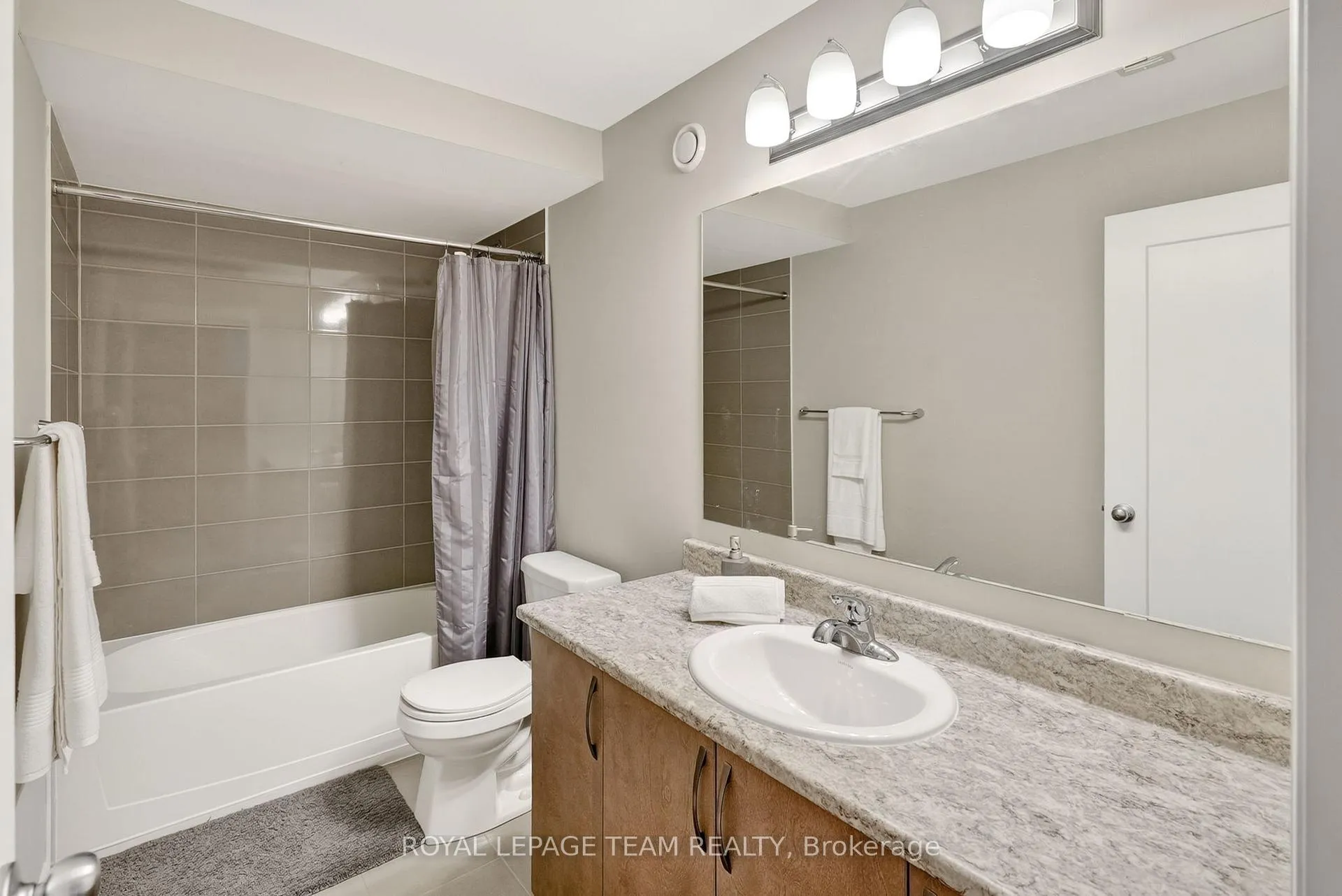 Photo 41 of 216 Helen Rapp Way, Ottawa, Blossom Park/Kemp Park/Findlay Creek — HOMEH