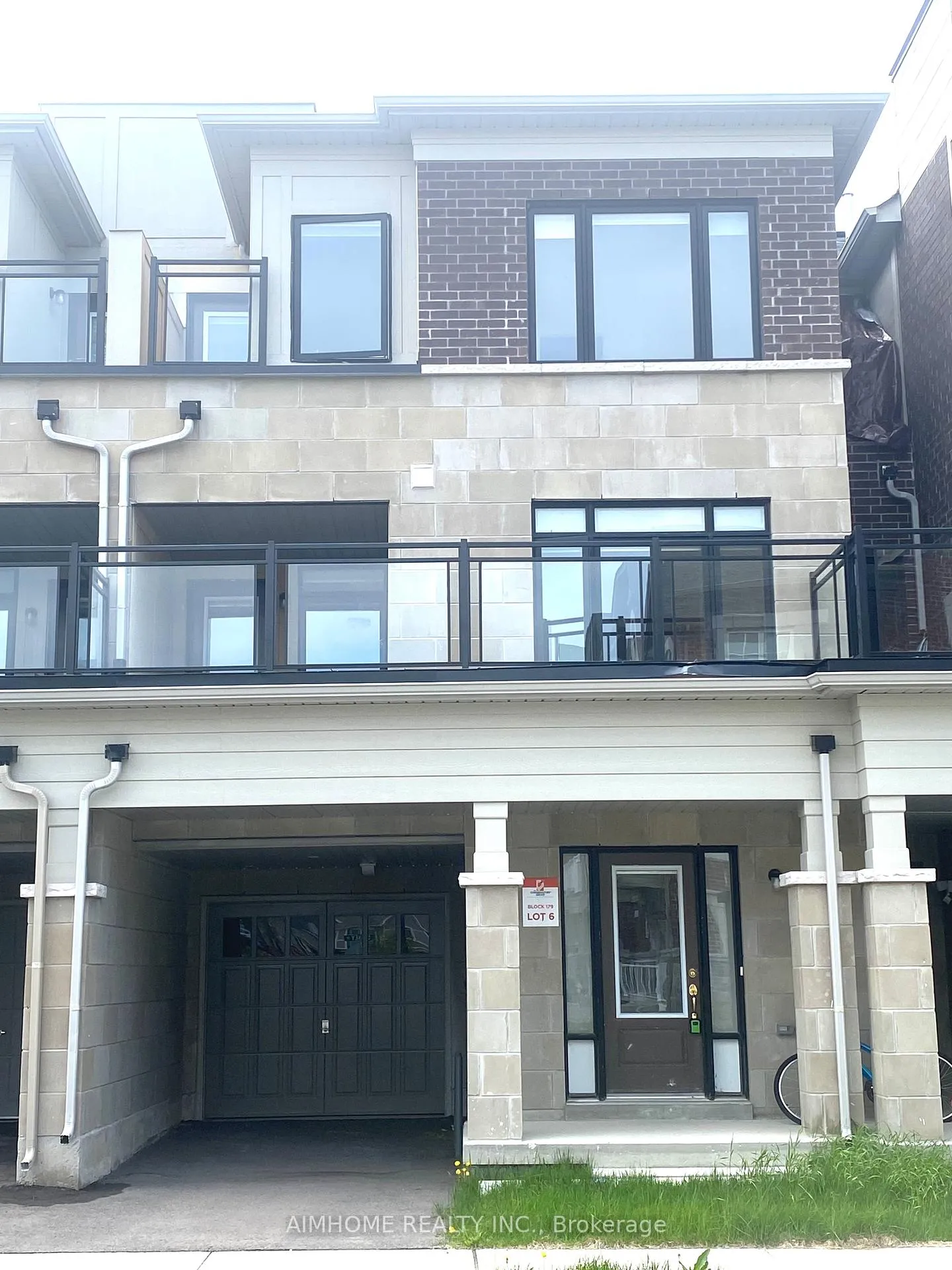 Front of 16 Slaney Street