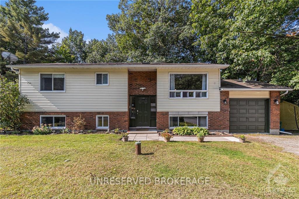 Photo 1 of 147 Archie Street, Ottawa, Constance Bay — HOMEH