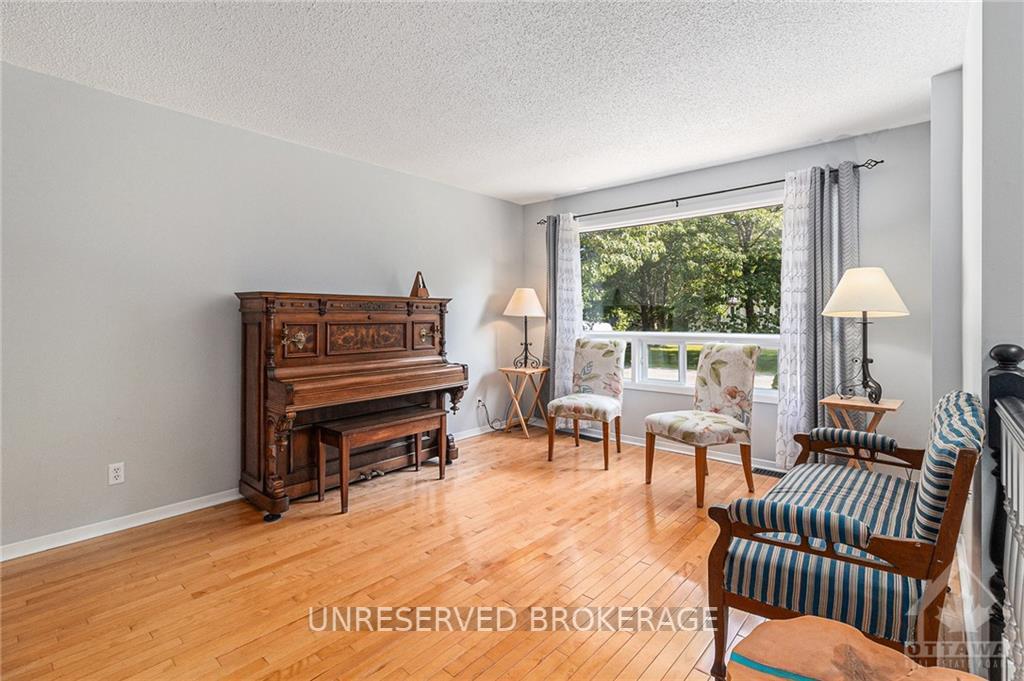 Photo 2 of 147 Archie Street, Ottawa, Constance Bay — HOMEH