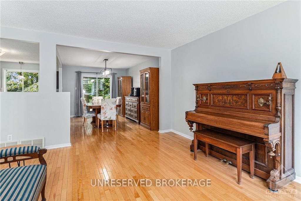 Photo 5 of 147 Archie Street, Ottawa, Constance Bay — HOMEH