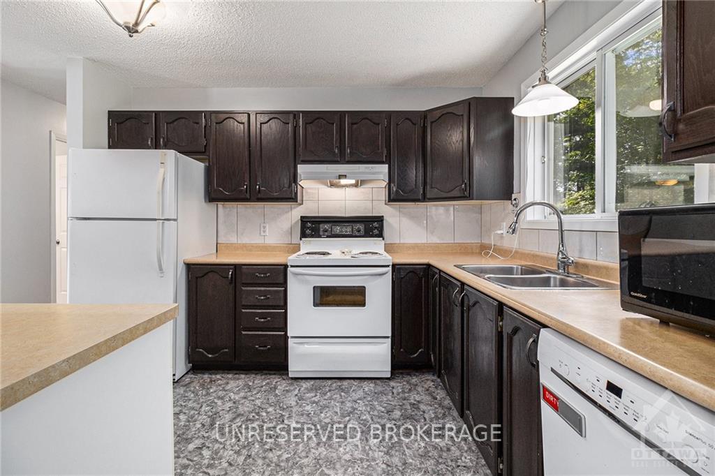 Photo 9 of 147 Archie Street, Ottawa, Constance Bay — HOMEH