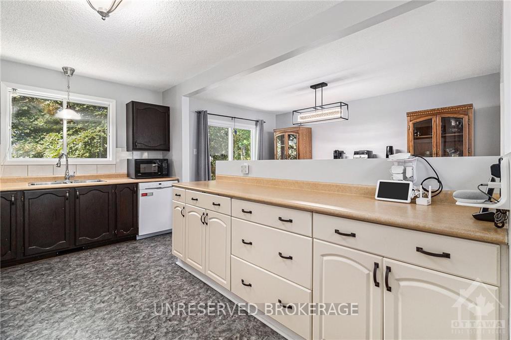 Photo 11 of 147 Archie Street, Ottawa, Constance Bay — HOMEH