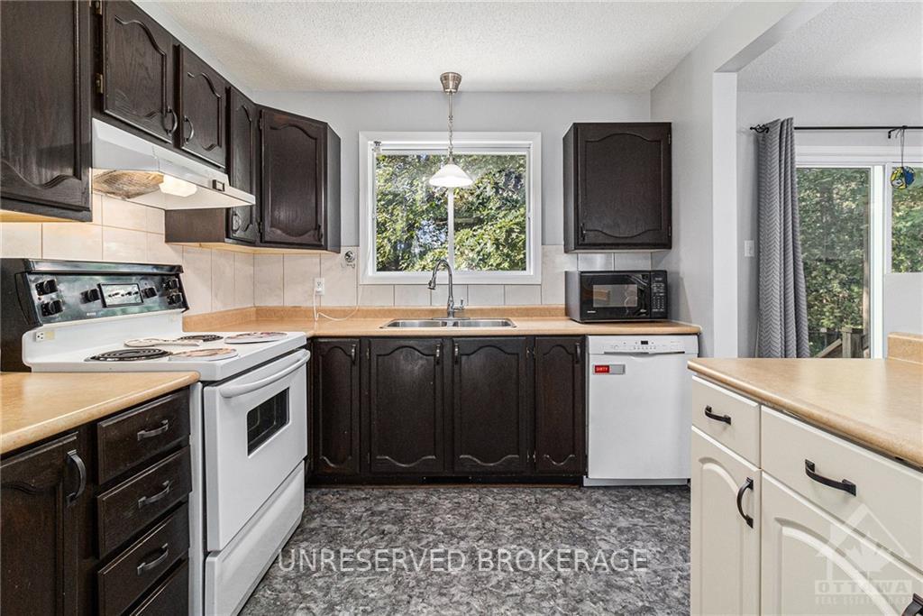Photo 12 of 147 Archie Street, Ottawa, Constance Bay — HOMEH